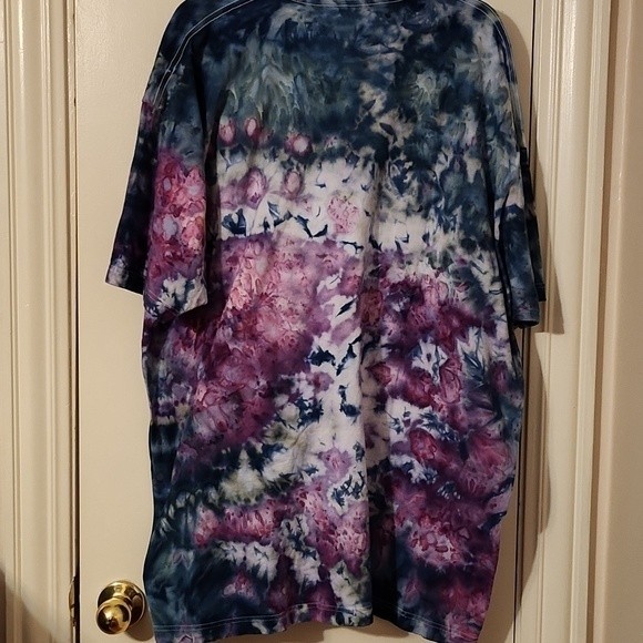 NWOT Tultex Unisex Just a Little Batty Ice Dye T-Shirt - Picture 5 of 10